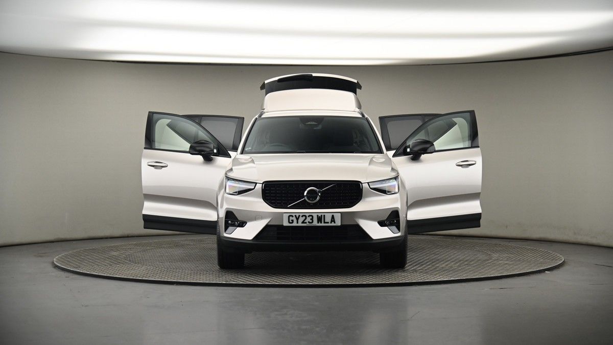 More views of Volvo XC40