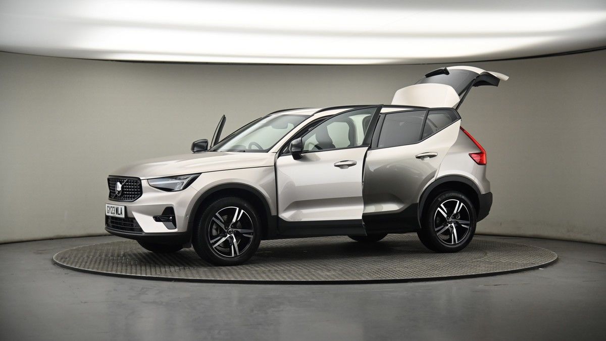 More views of Volvo XC40