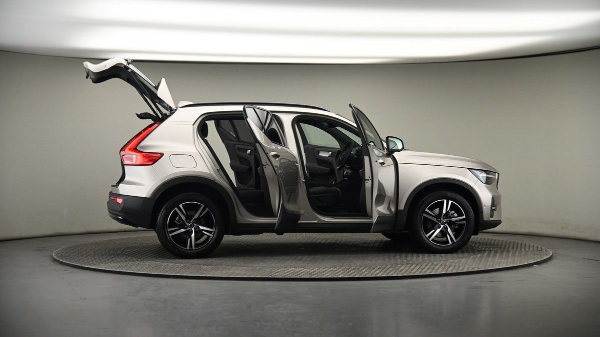 More views of Volvo XC40