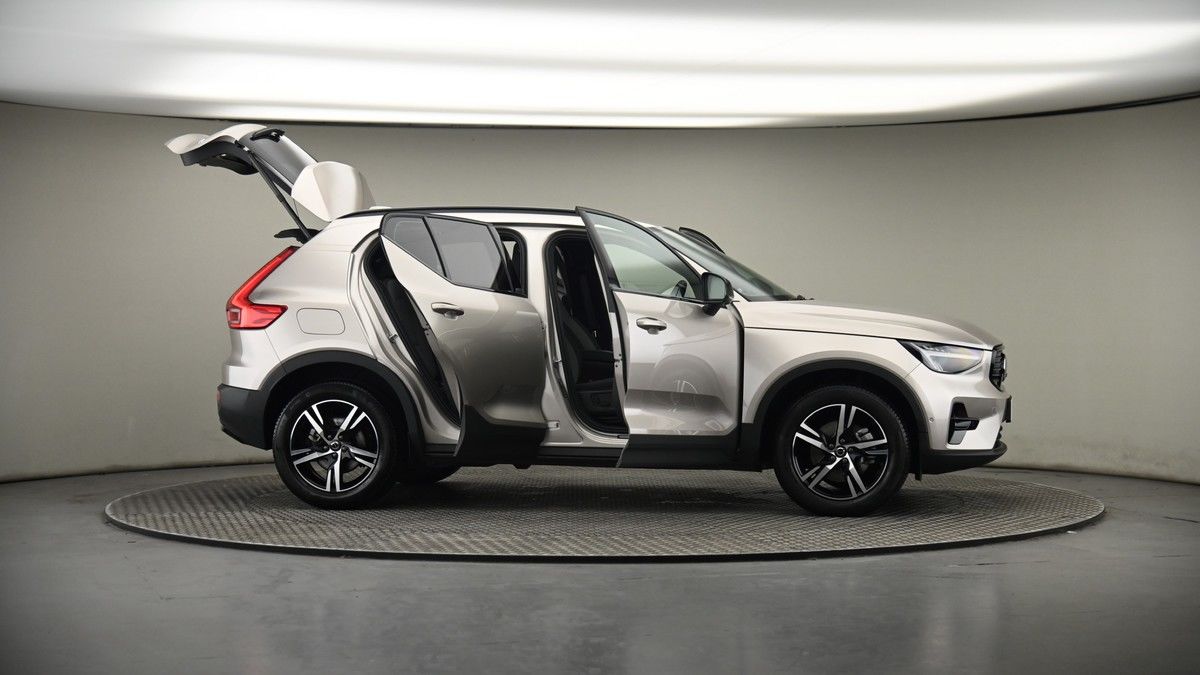 More views of Volvo XC40