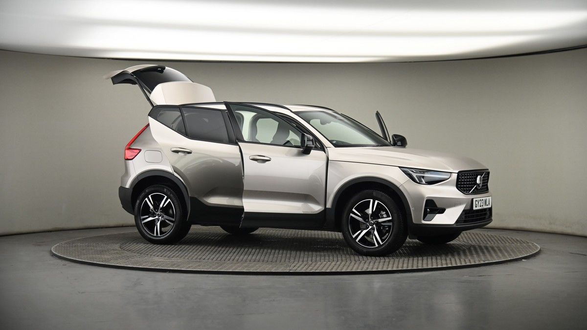 More views of Volvo XC40