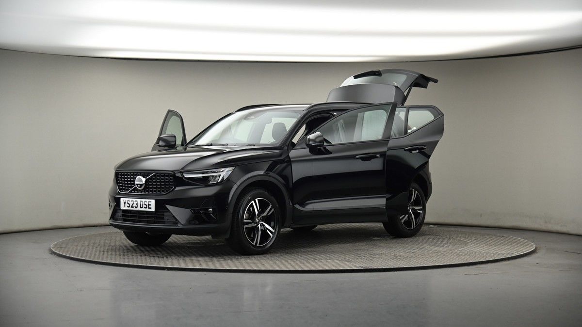 More views of Volvo XC40