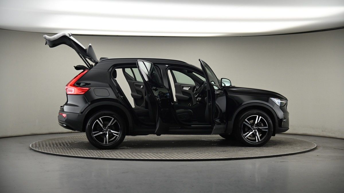 More views of Volvo XC40