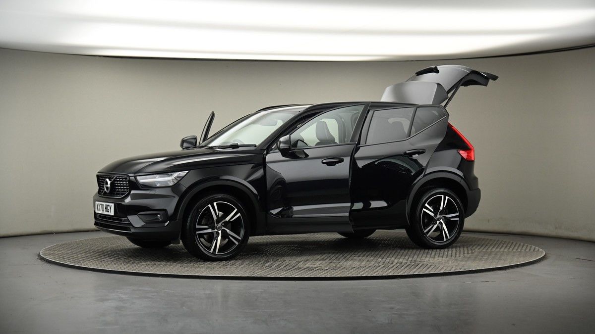 More views of Volvo XC40