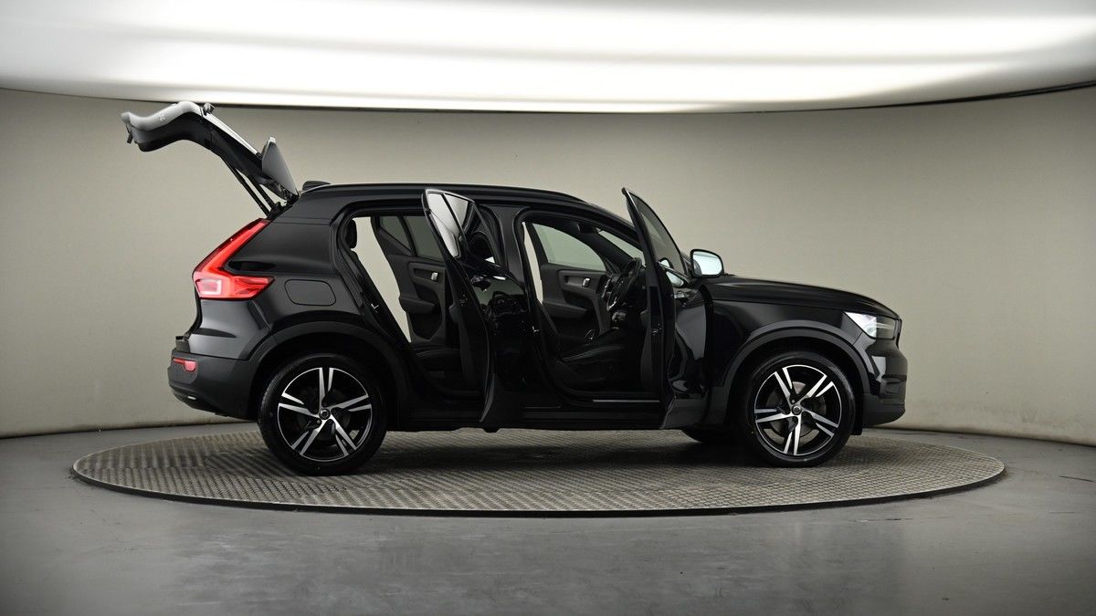 More views of Volvo XC40