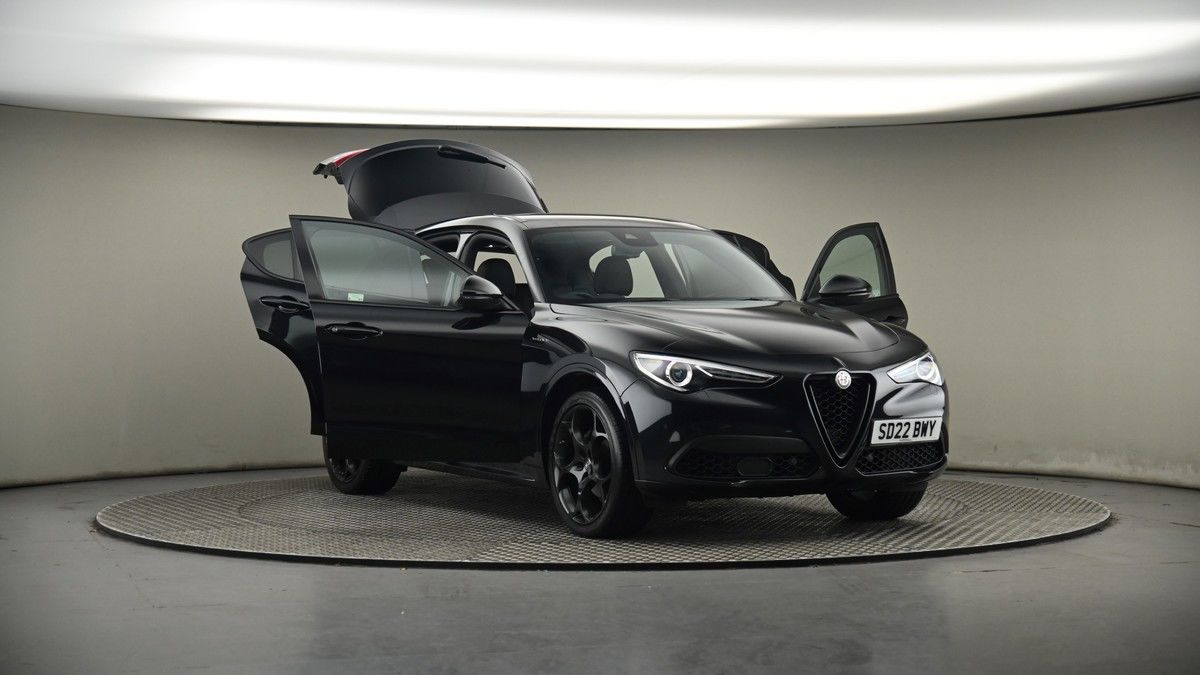 More views of Alfa Romeo Stelvio