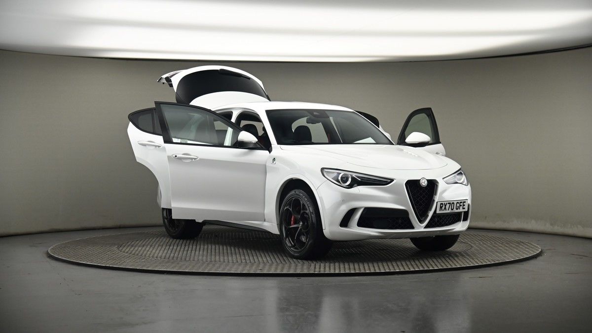 More views of Alfa Romeo Stelvio