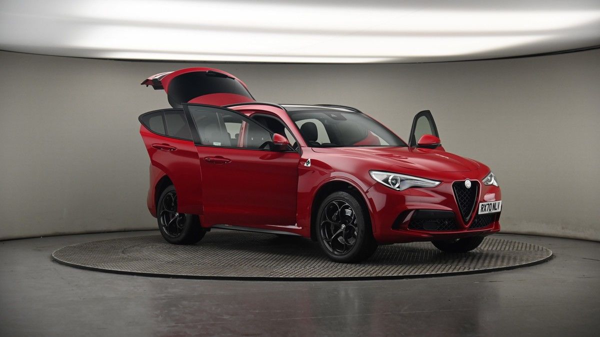 More views of Alfa Romeo Stelvio